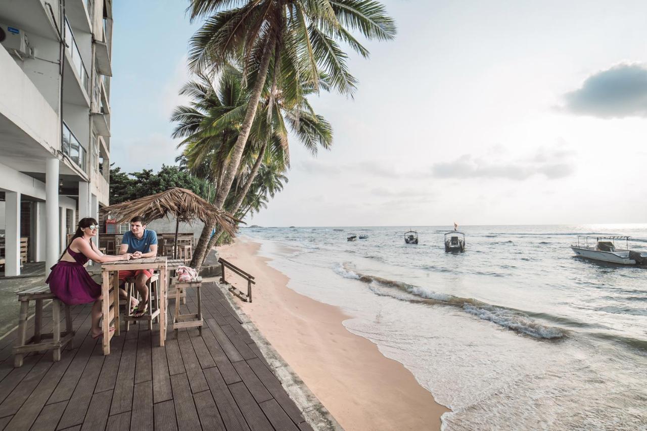 Hikkaduwa Beach Hotel Exterior photo